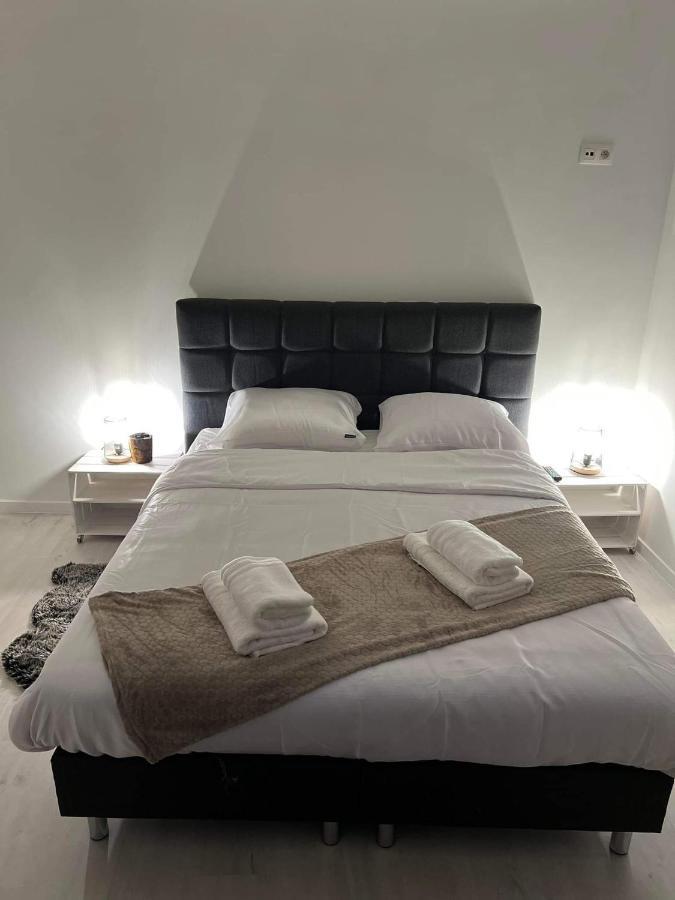 Prachtige Kamer In Centrum Brugge Met Badkamer ! Exterior foto